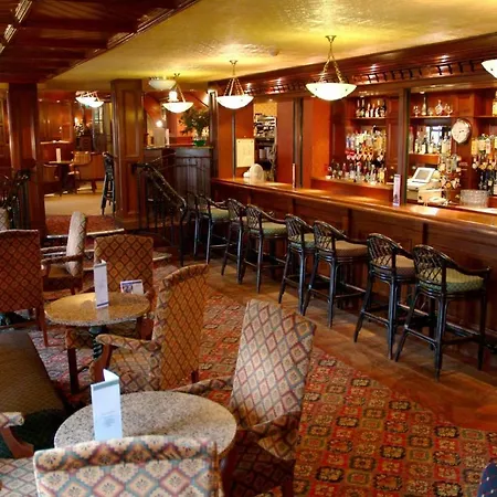 Kee's Hotel 3*